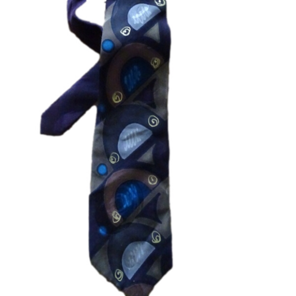 ROBERT DASKAI TIE
